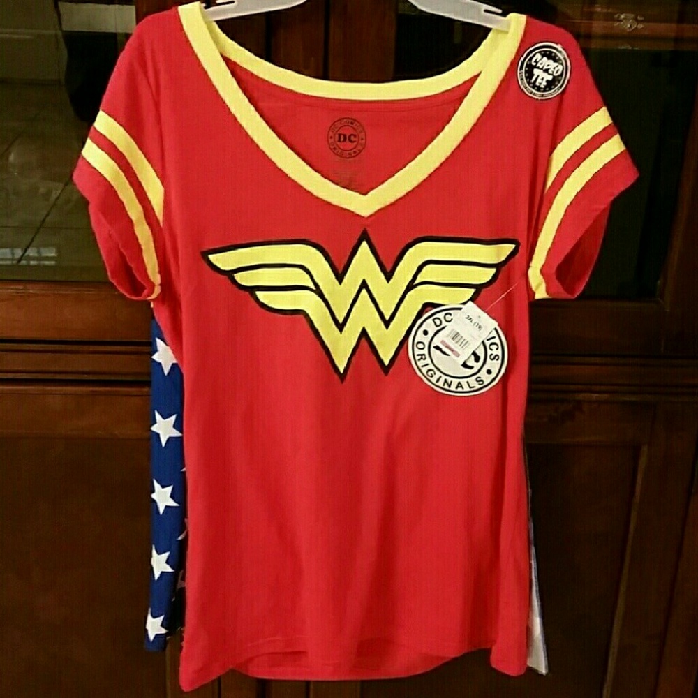 WonderWoman Tshirt with Cape